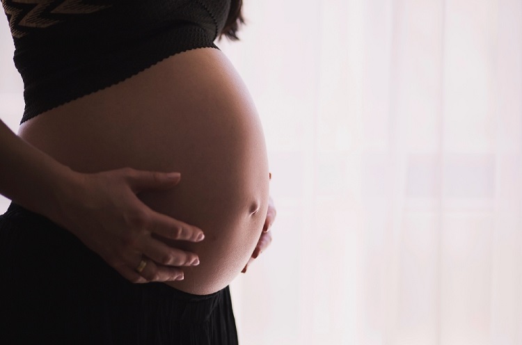 Doctor Treating Pregnant Covid Patients Warns This Could Be 'Just Another Lull Before Another Potential Surge'