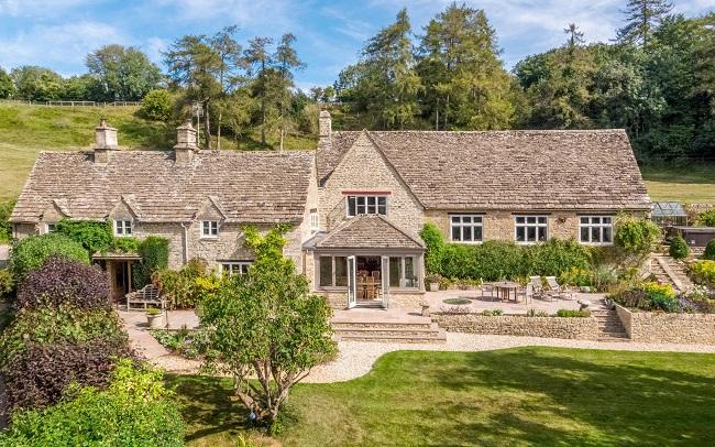 The Fantasy of a Cotswolds Country Home Meets Reality in Westchester